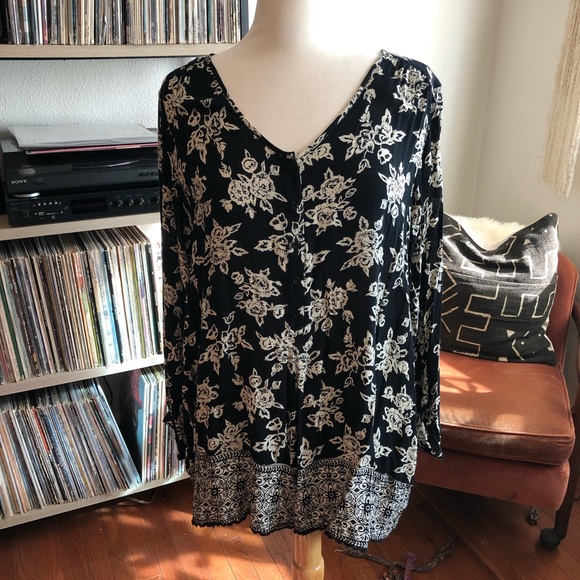 Volcom shorts romper with button front - Picture 1 of 3